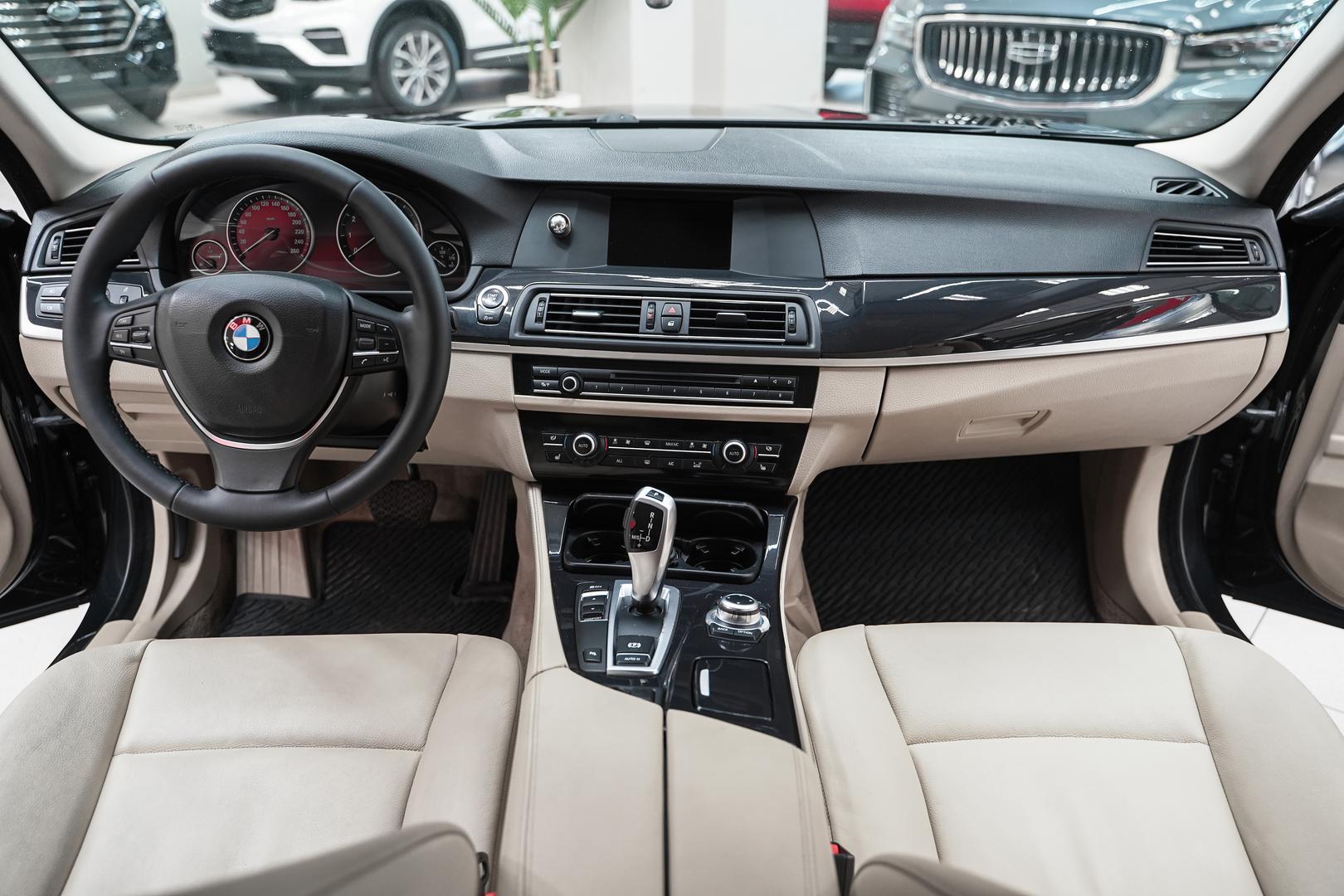 BMW 5 серии 2012, черный, ДЦ Орехово