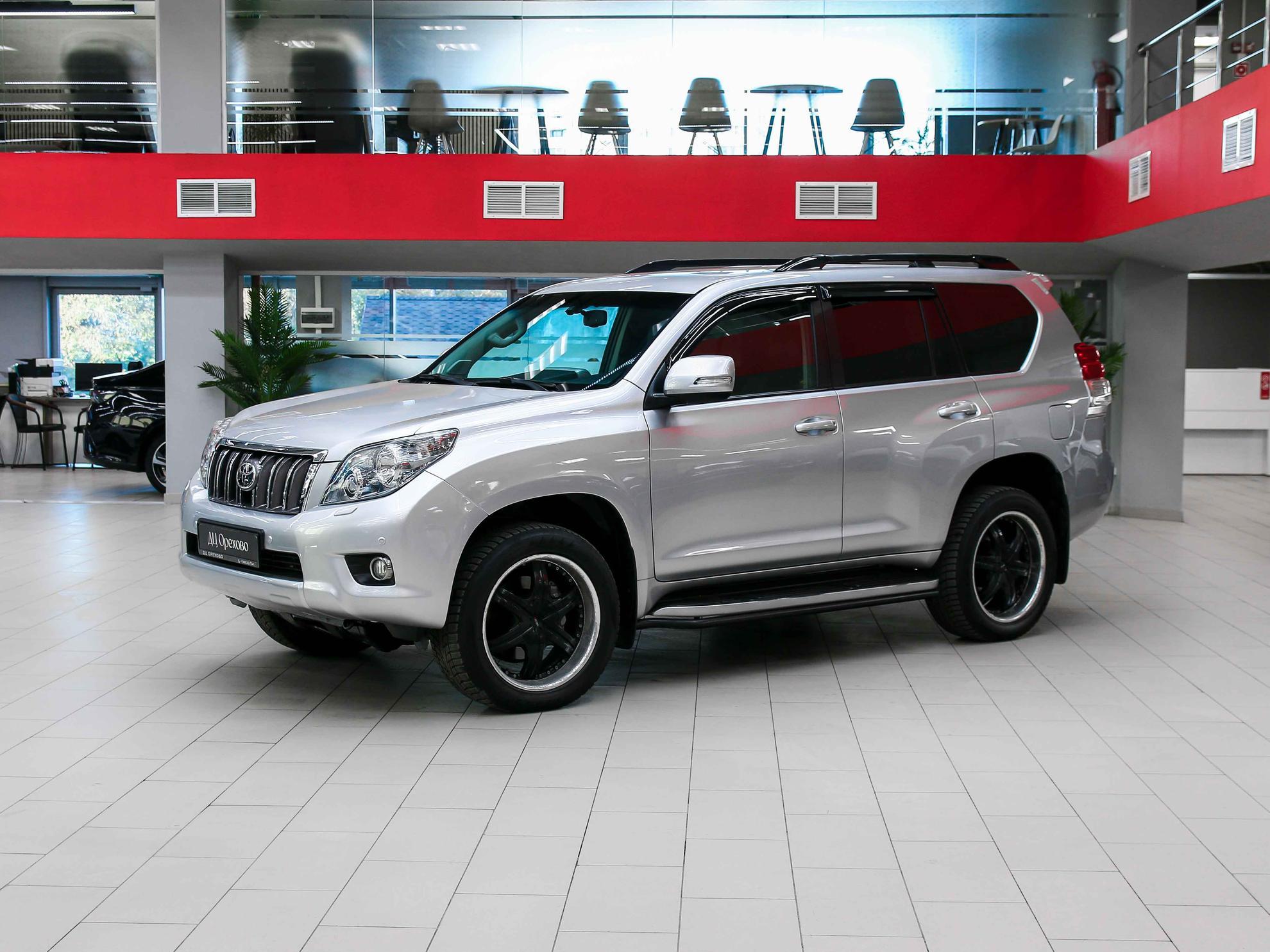 Toyota Land Cruiser Prado 2011, серебряный, ДЦ Орехово