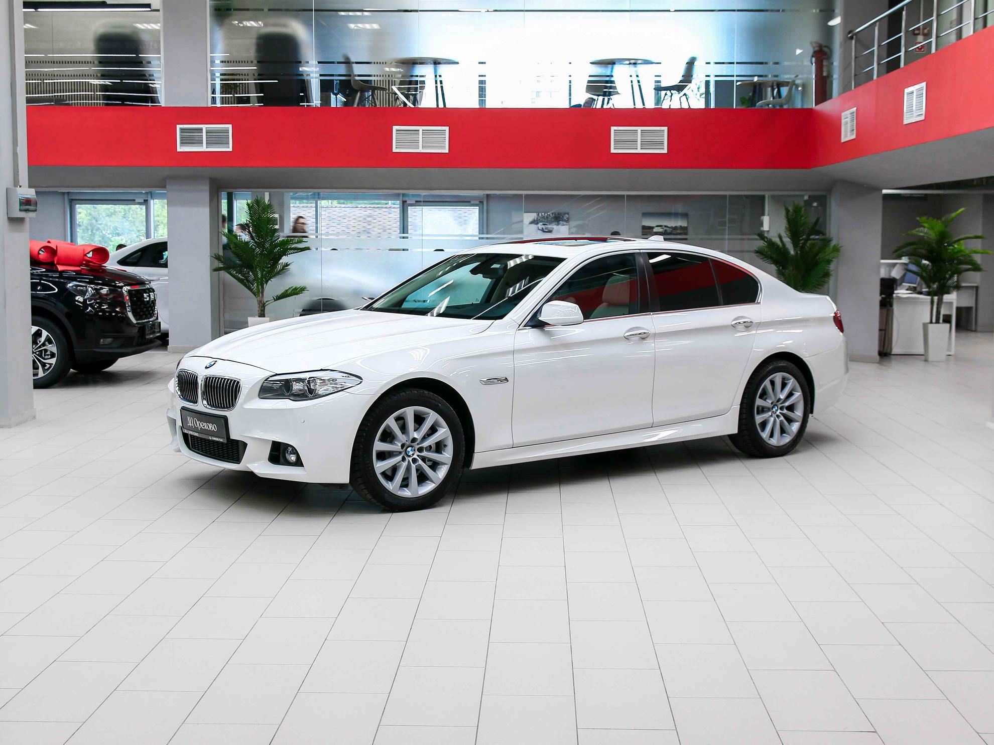 BMW 5 серии 2011, белый, ДЦ Орехово