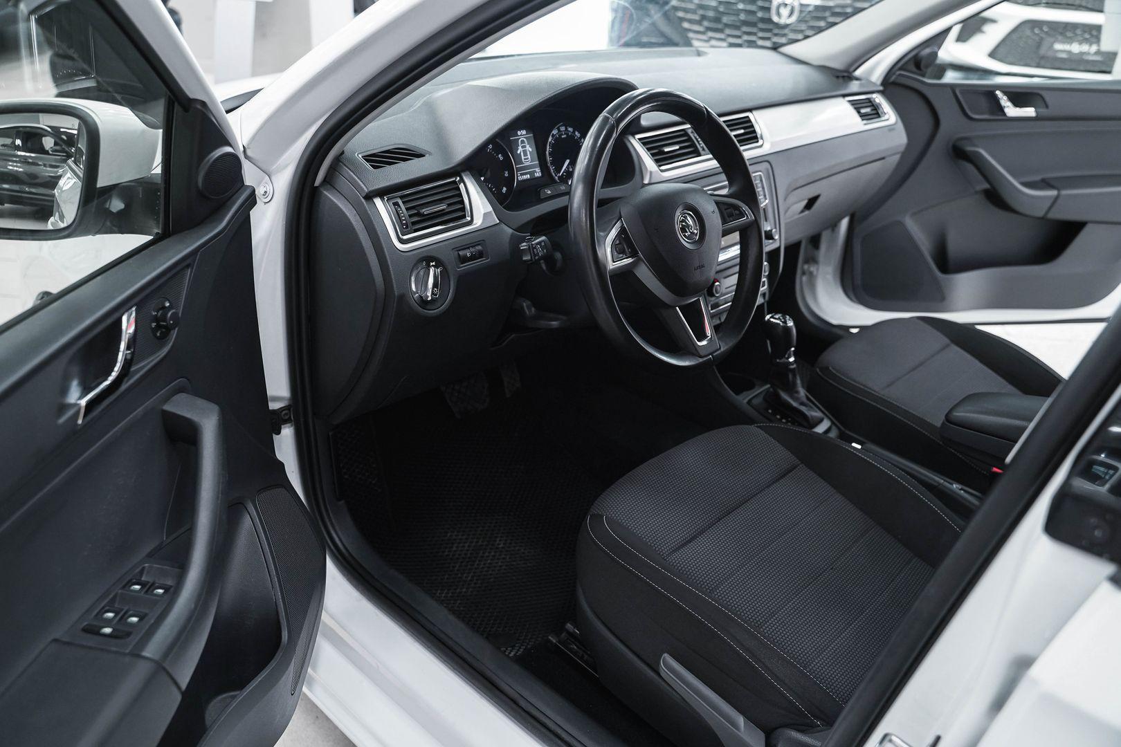 Skoda Rapid 2015, белый, ДЦ Орехово