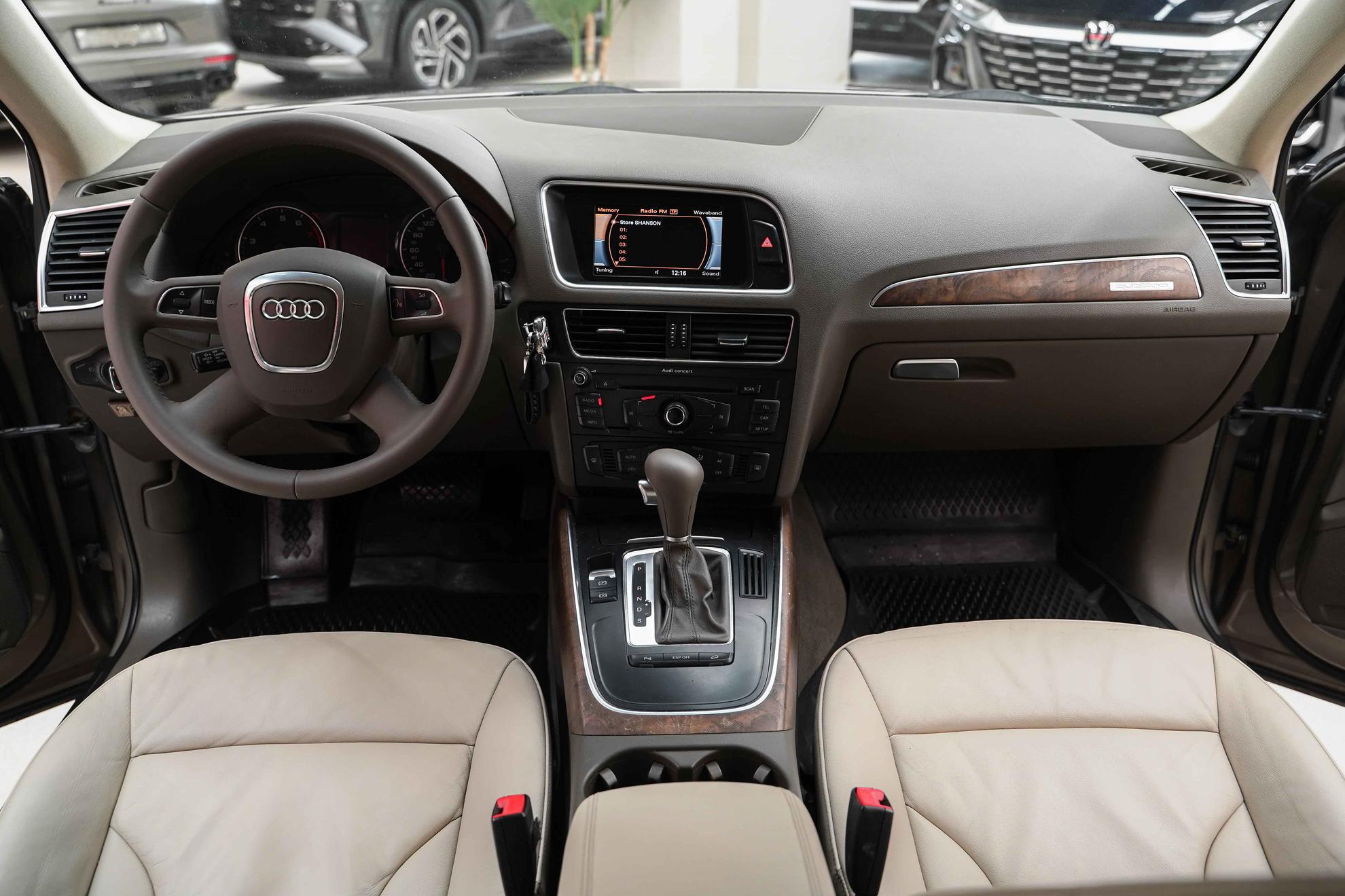 Audi Q5 2010, бежевый, ДЦ Орехово