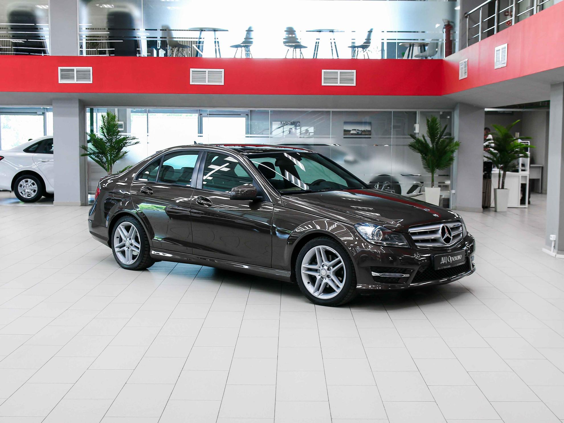 Mercedes-Benz C-Класс 2013, коричневый, ДЦ Орехово