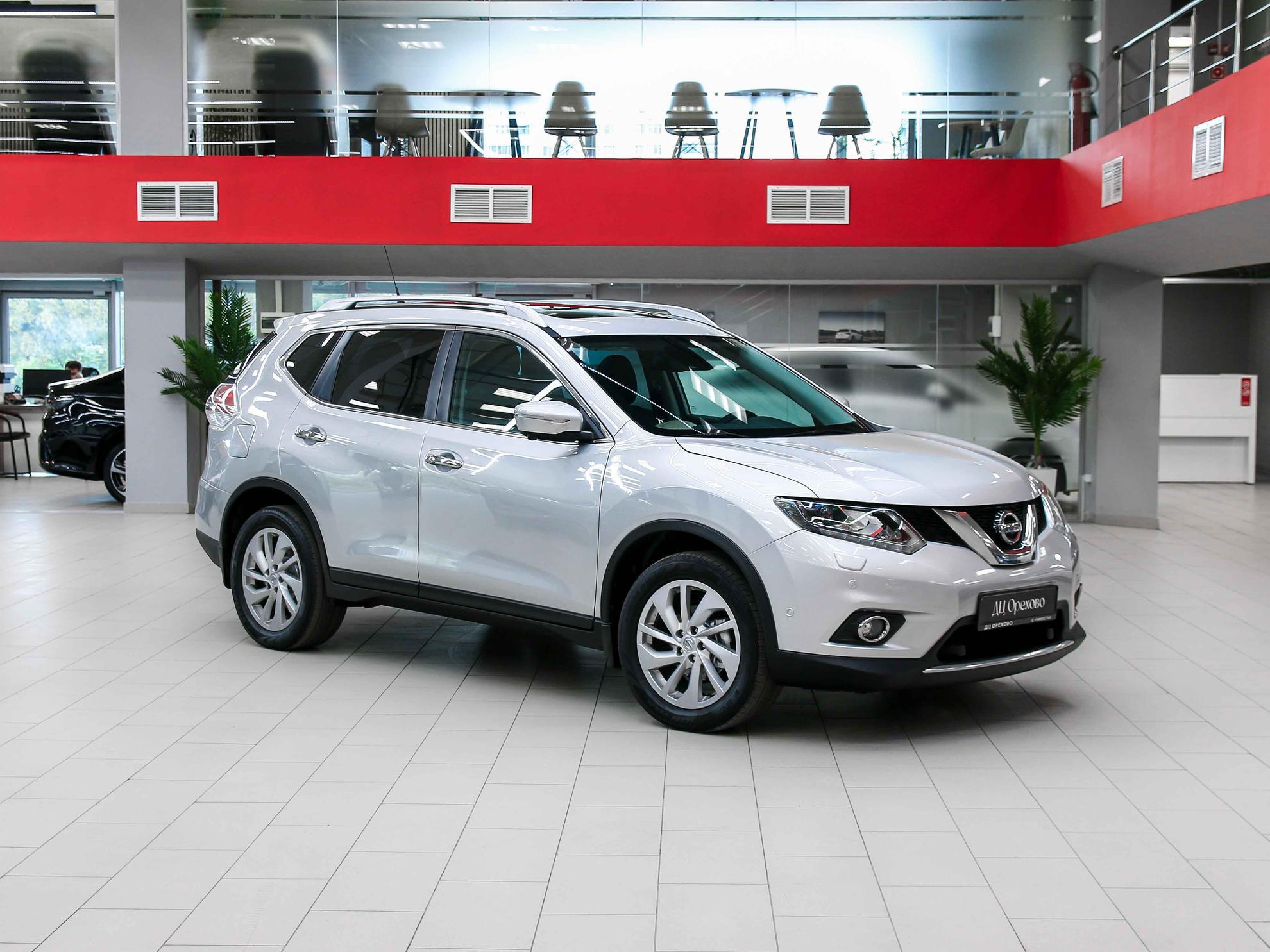 Nissan X-Trail 2015, серебряный, ДЦ Орехово