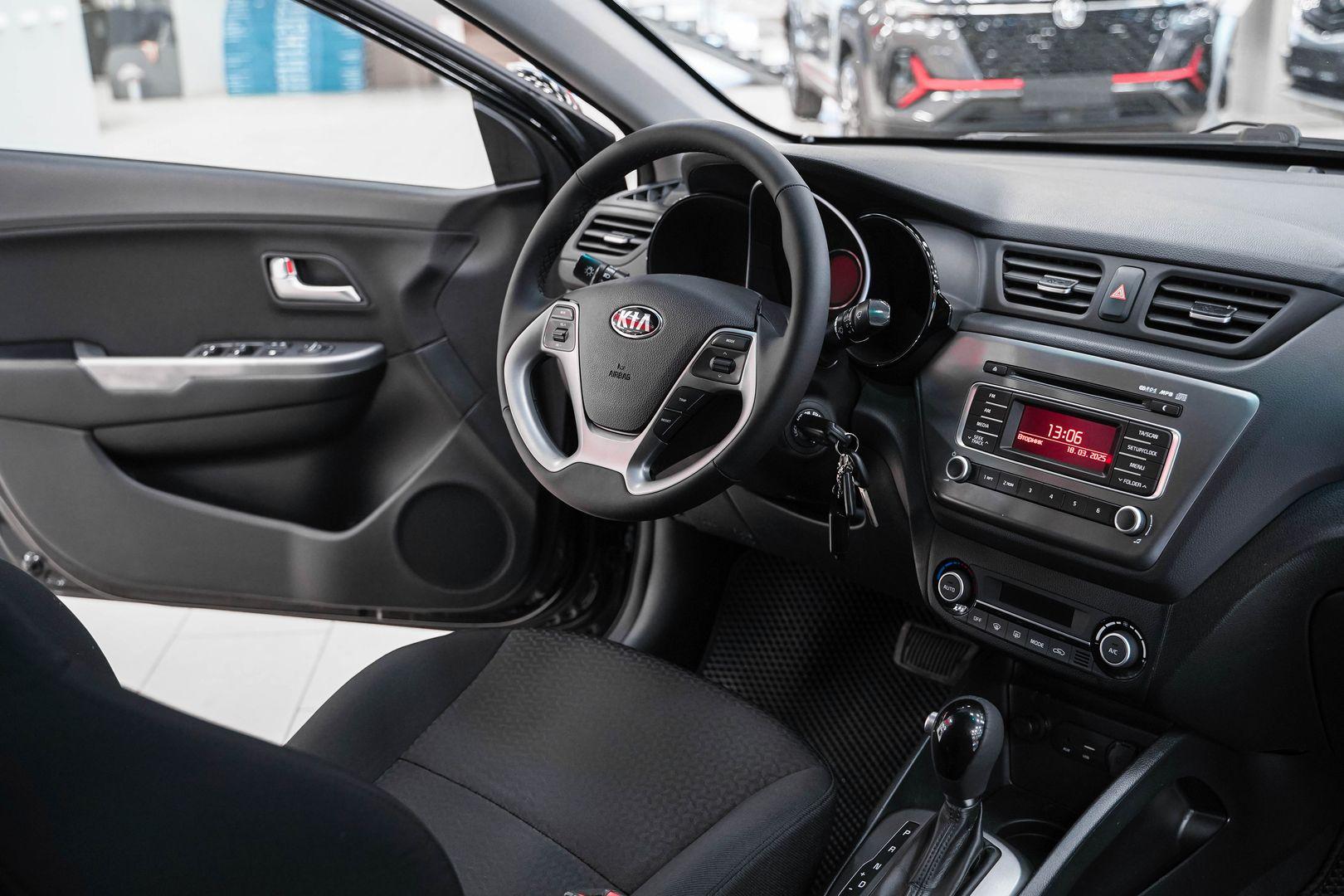 Kia Rio 2017, черный, ДЦ Орехово