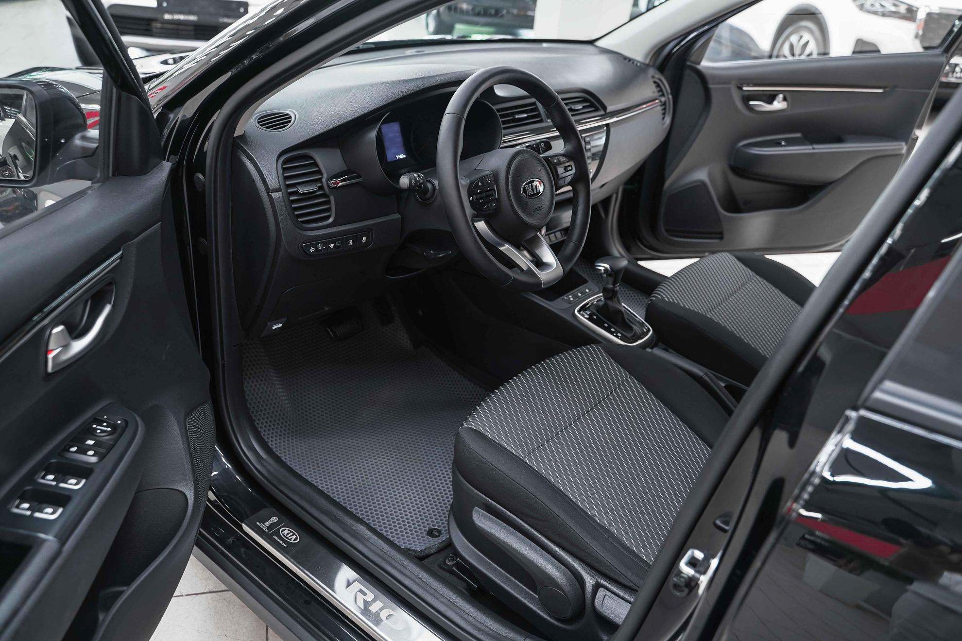 Kia Rio X-Line 2018, черный, ДЦ Орехово