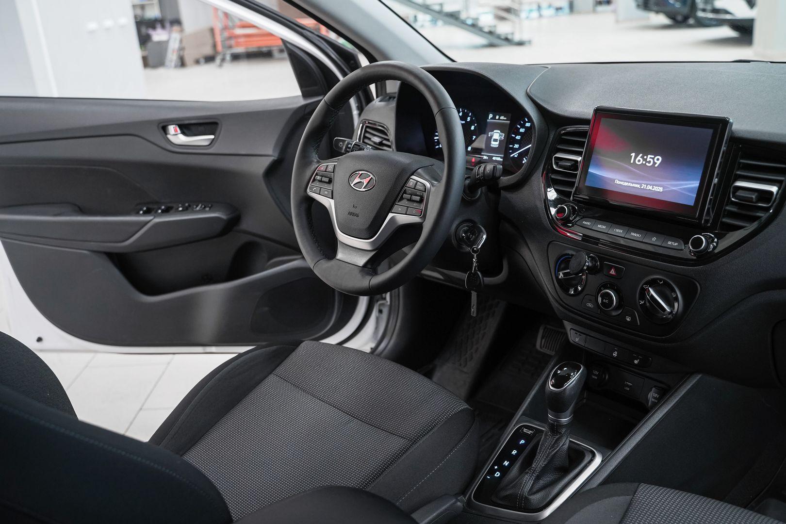 Hyundai Solaris 2021, белый, ДЦ Орехово