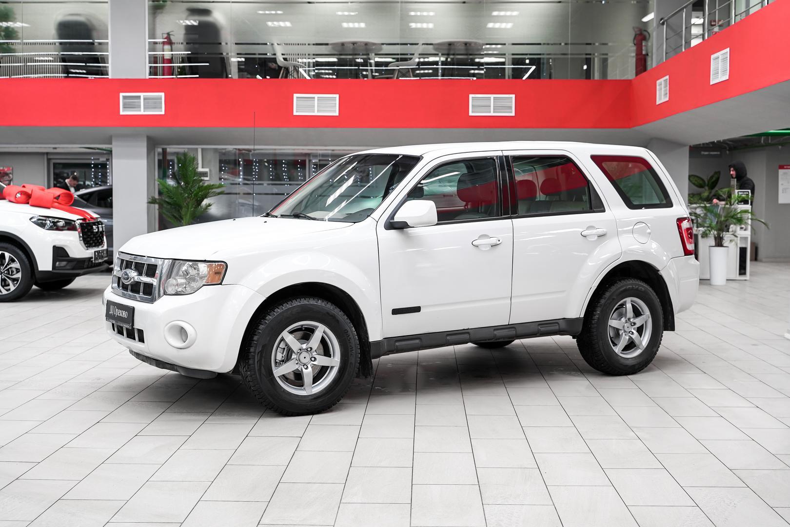 Ford Escape 2008, белый, ДЦ Орехово