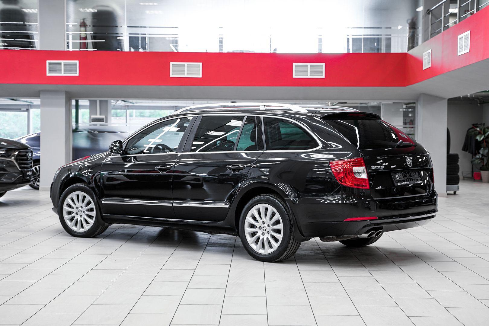 Skoda Superb 2013, черный, ДЦ Орехово