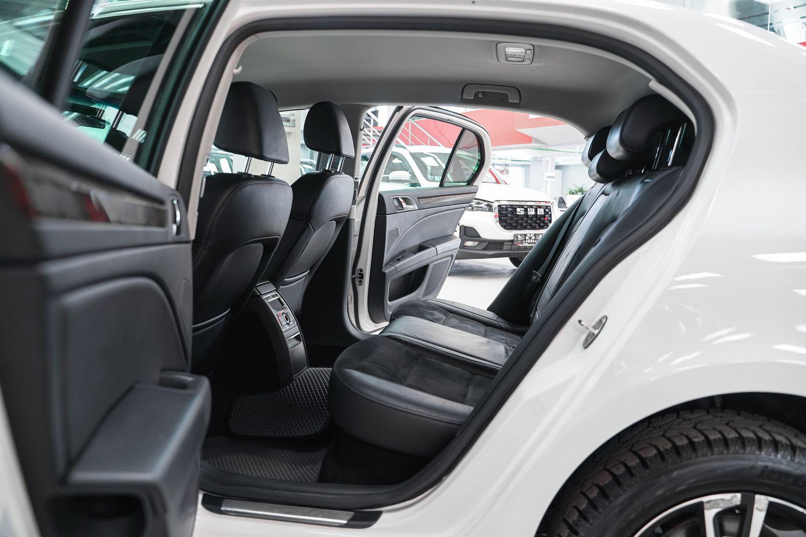 Skoda Superb 2011, белый, ДЦ Орехово