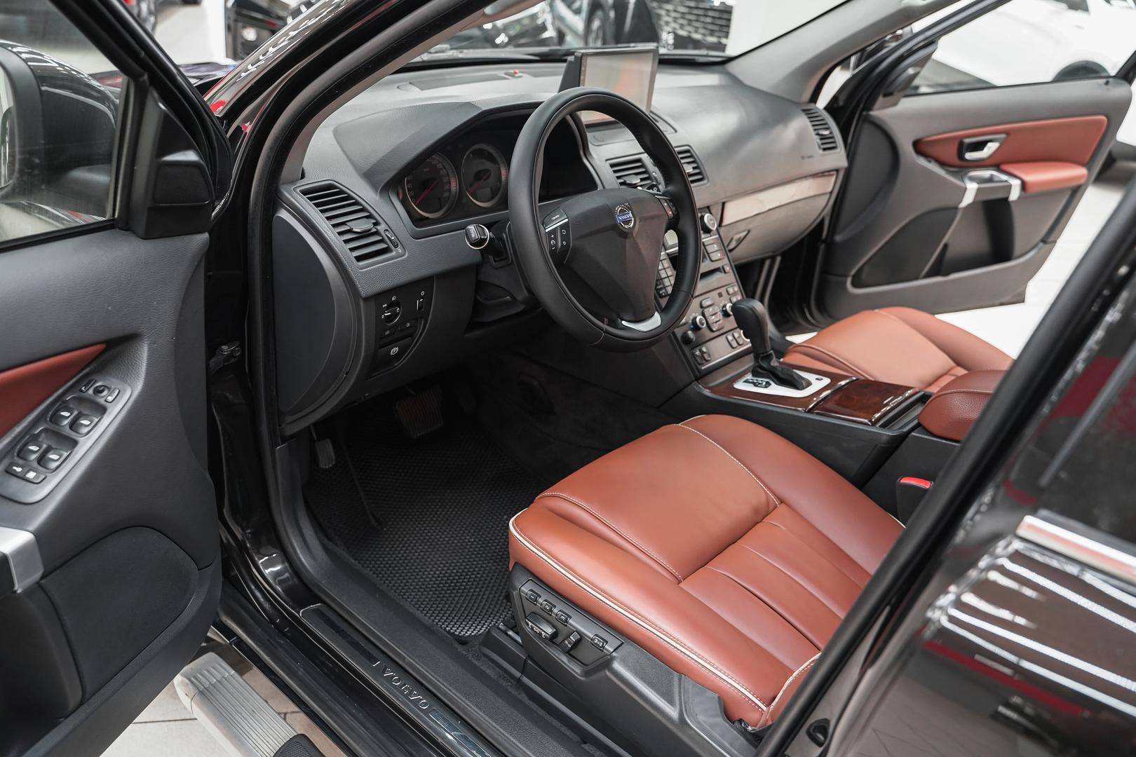 Volvo XC90 2013, черный, ДЦ Орехово