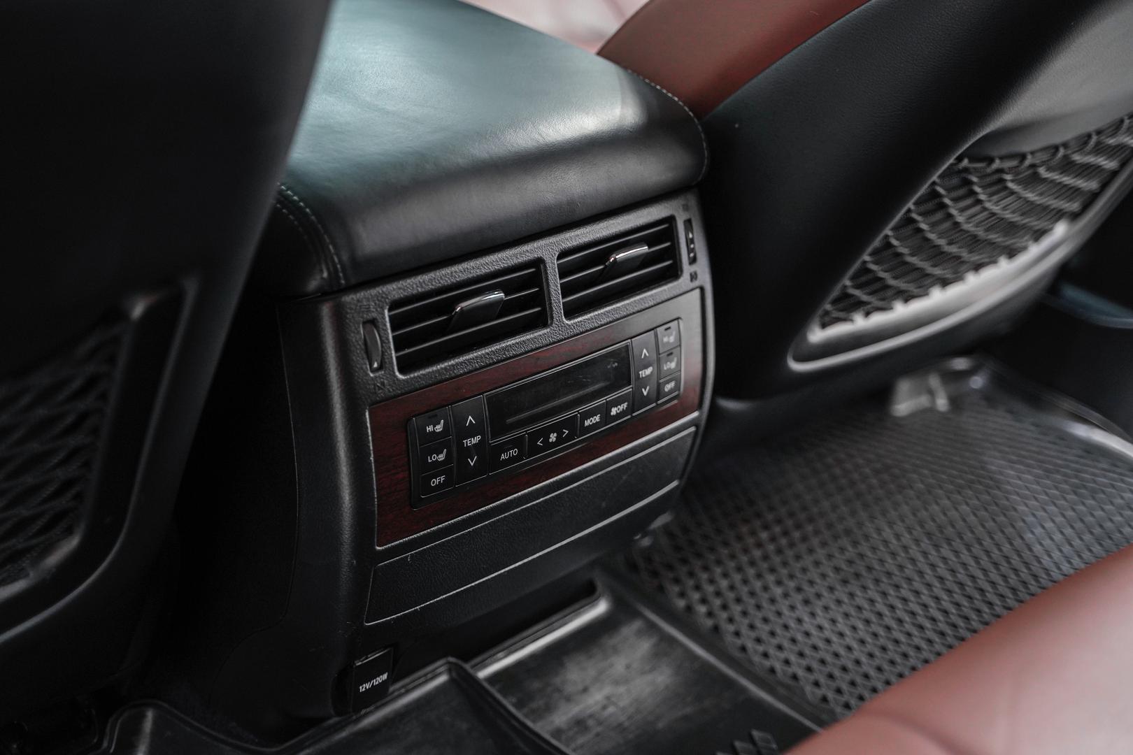 Toyota Land Cruiser 2016, белый, ДЦ Орехово
