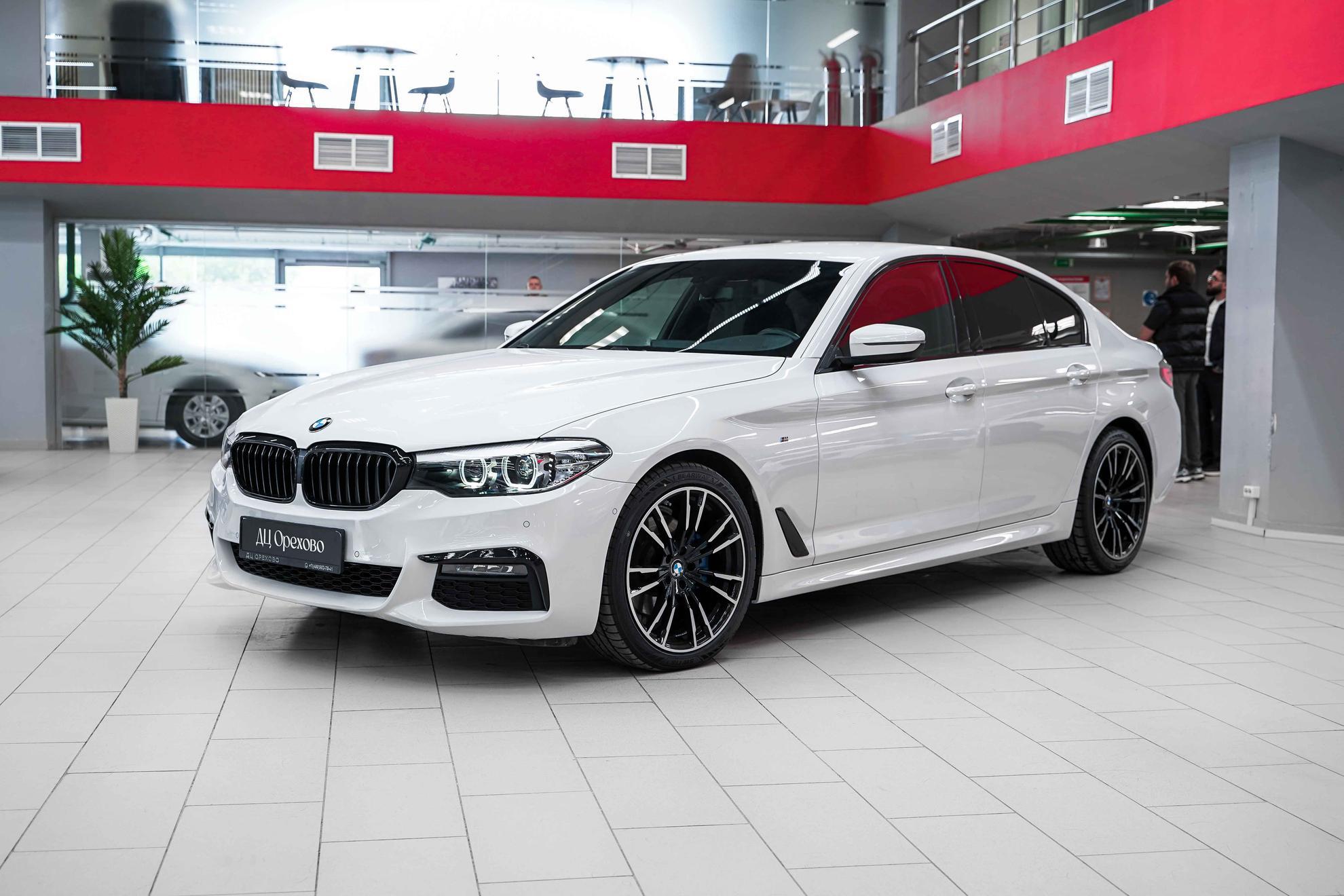 BMW 5 серии 2018, белый, ДЦ Орехово