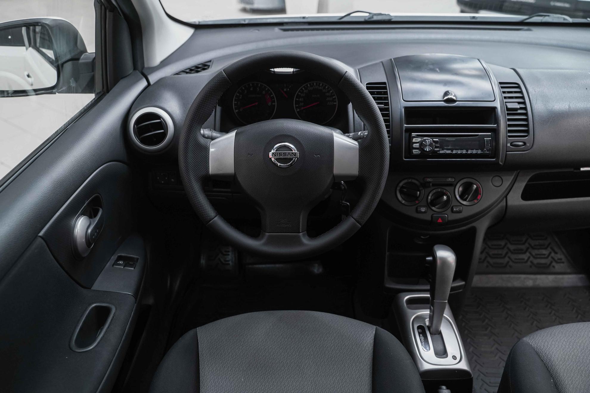 Nissan Note 2010, белый, ДЦ Орехово