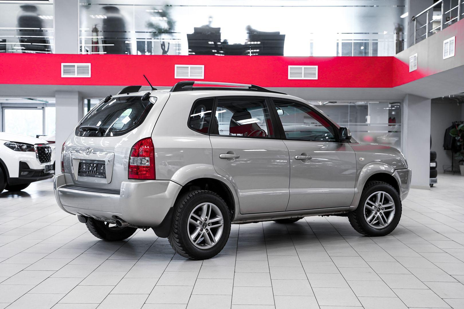 Hyundai Tucson 2007, серебряный, ДЦ Орехово