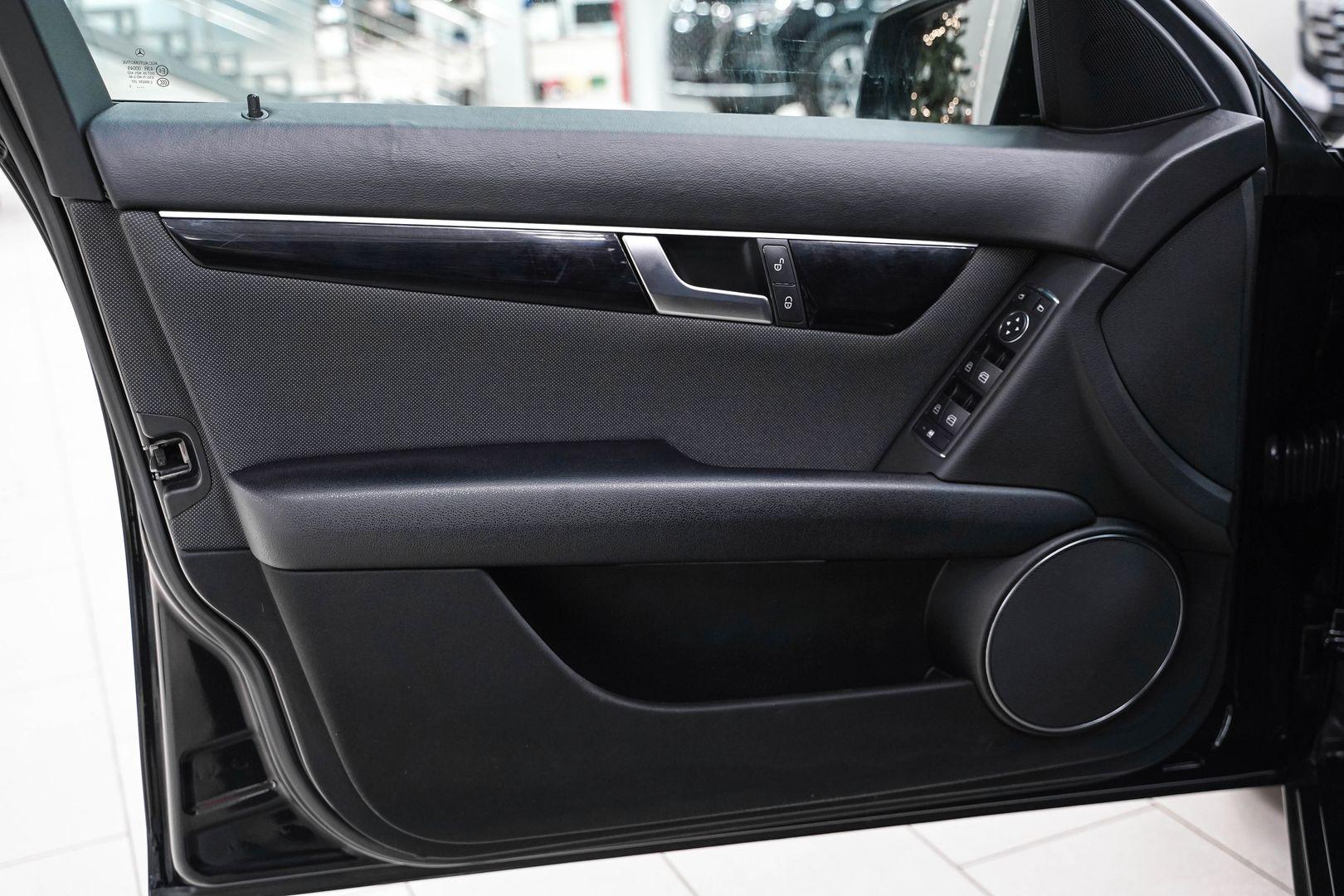 Mercedes-Benz C-Класс 2012, черный, ДЦ Орехово