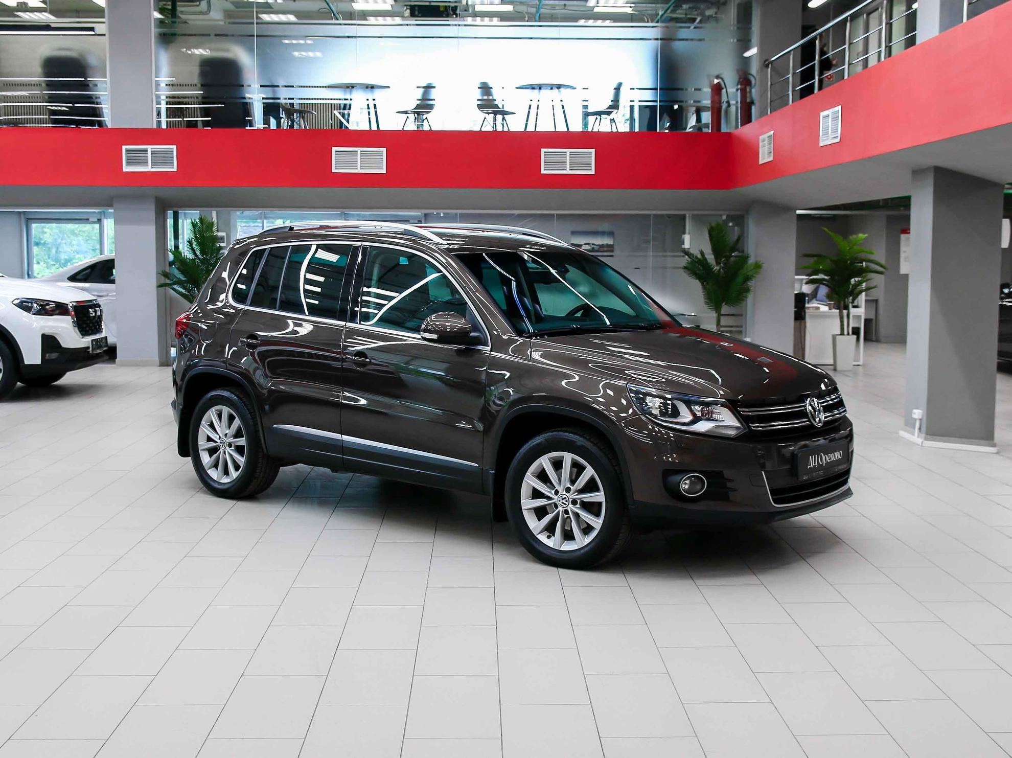 Volkswagen Tiguan 2014, коричневый, ДЦ Орехово