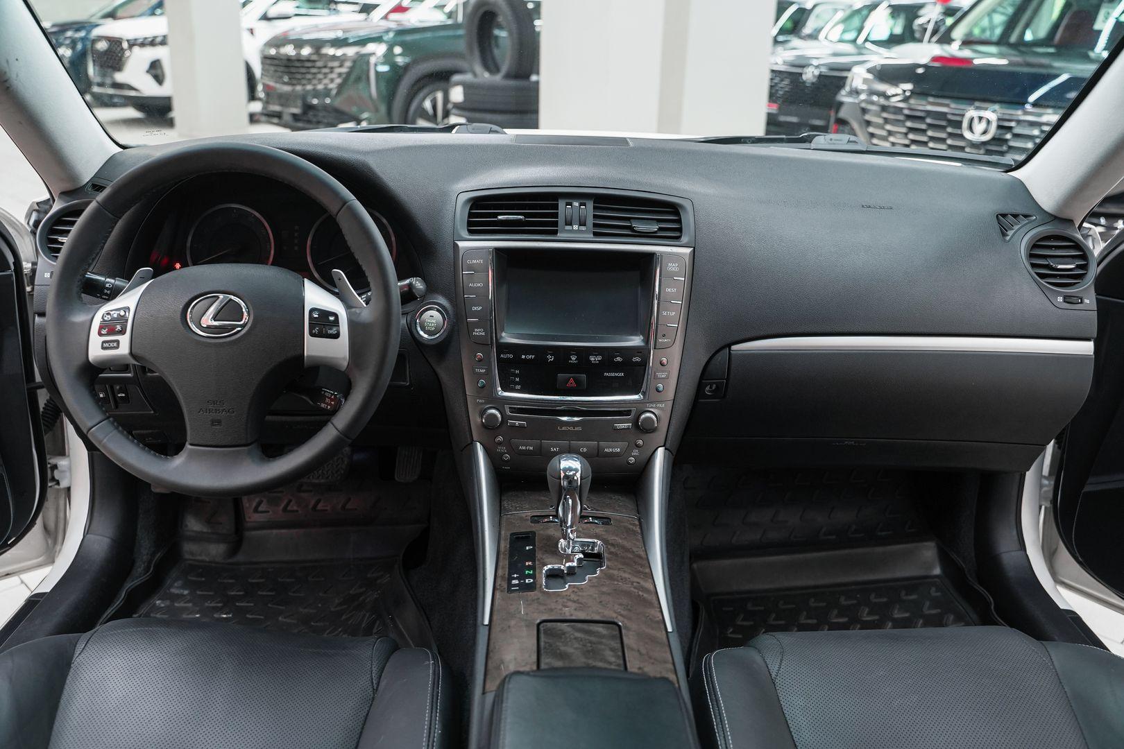Lexus IS 2011, белый, ДЦ Орехово