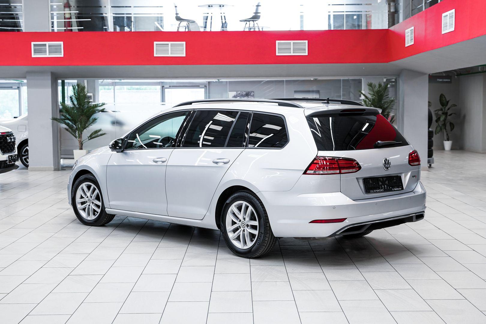 Volkswagen Golf 2019, серый, ДЦ Орехово