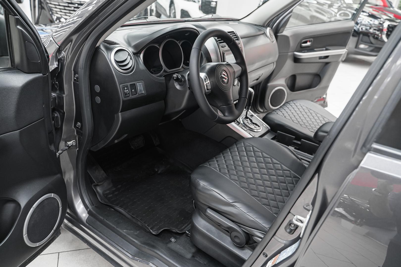 Suzuki Grand Vitara 2010, серый, ДЦ Орехово