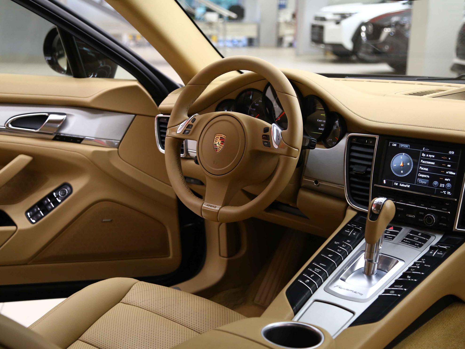 Porsche Panamera 2012, коричневый, ДЦ Орехово