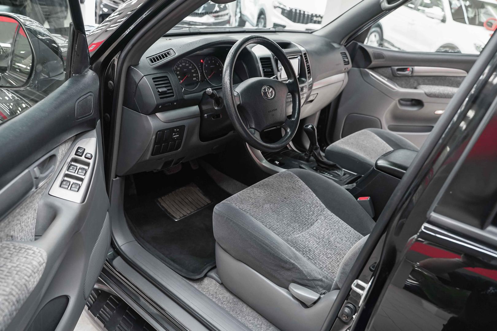 Toyota Land Cruiser Prado 2004, черный, ДЦ Орехово