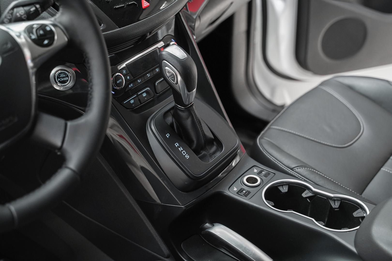 Ford Kuga 2013, белый, ДЦ Орехово