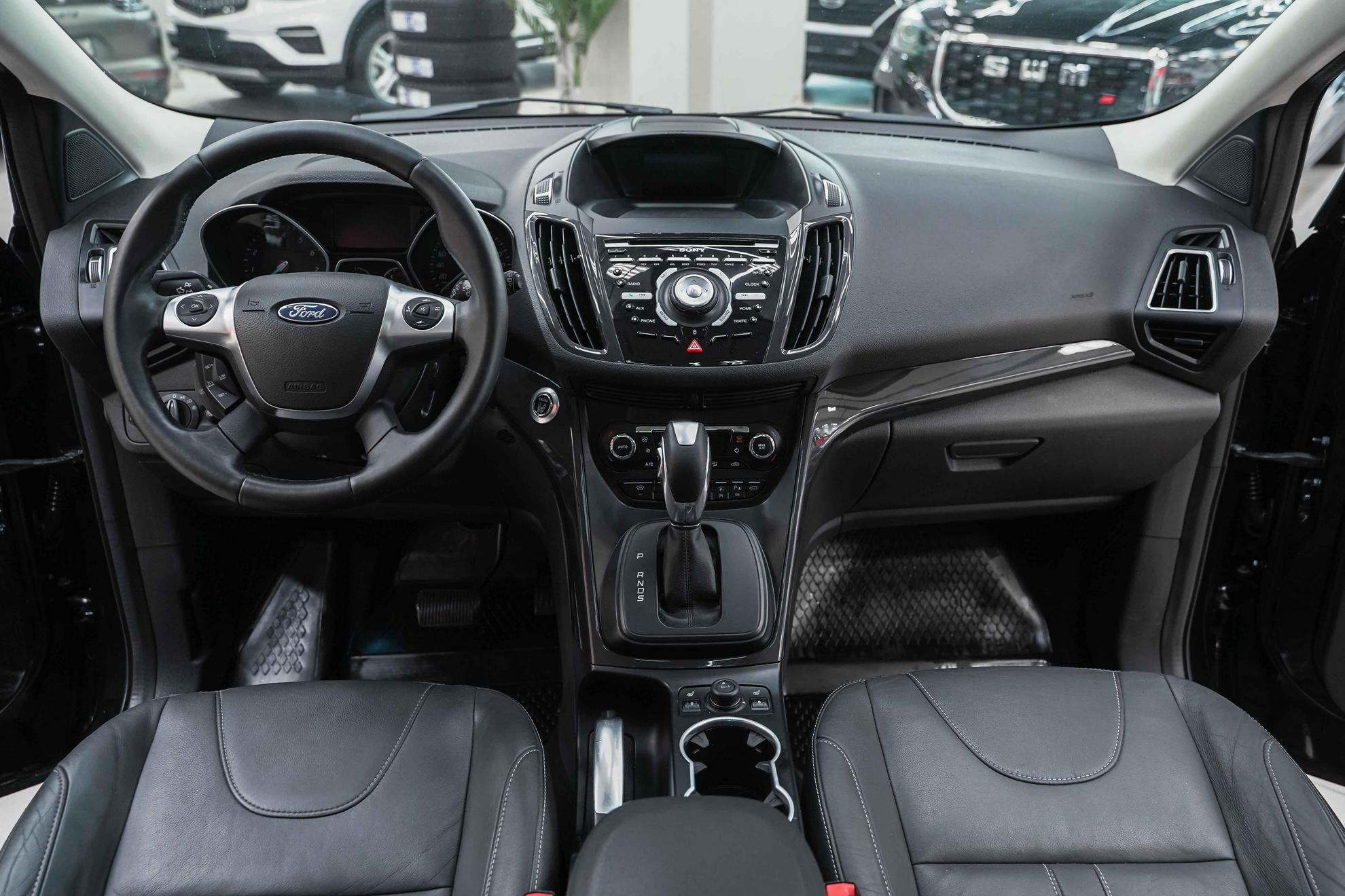 Ford Kuga 2016, черный, ДЦ Орехово