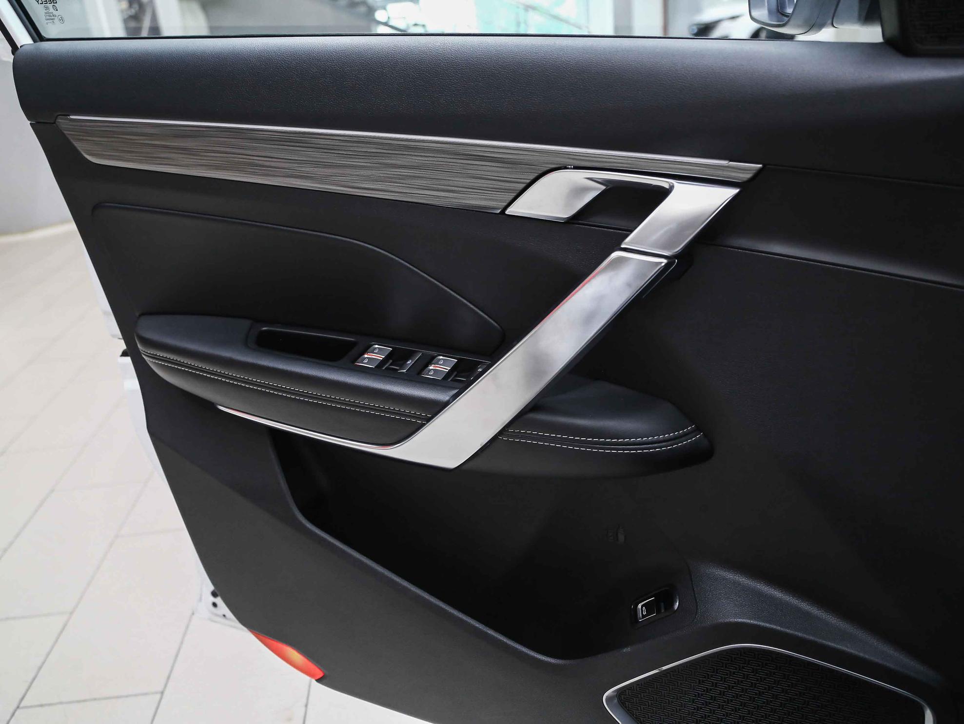 Geely Atlas Pro 2022, белый, ДЦ Орехово