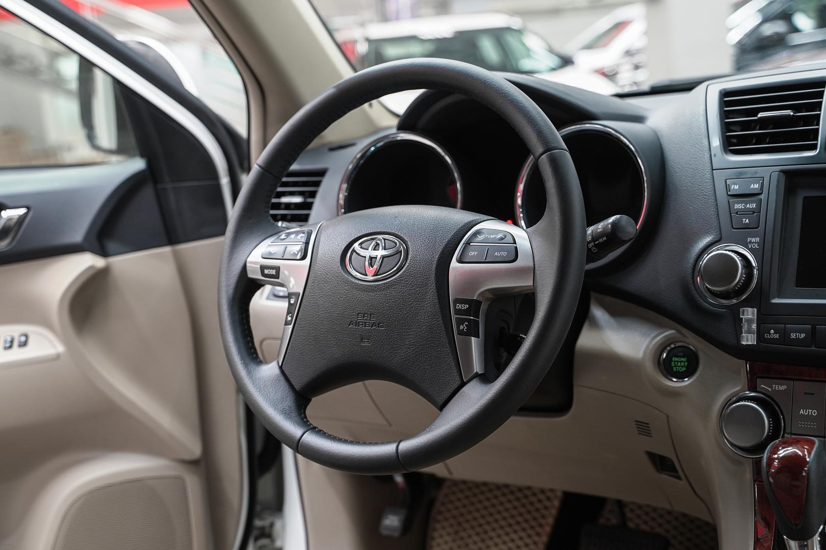 Toyota Highlander 2013, белый, ДЦ Орехово