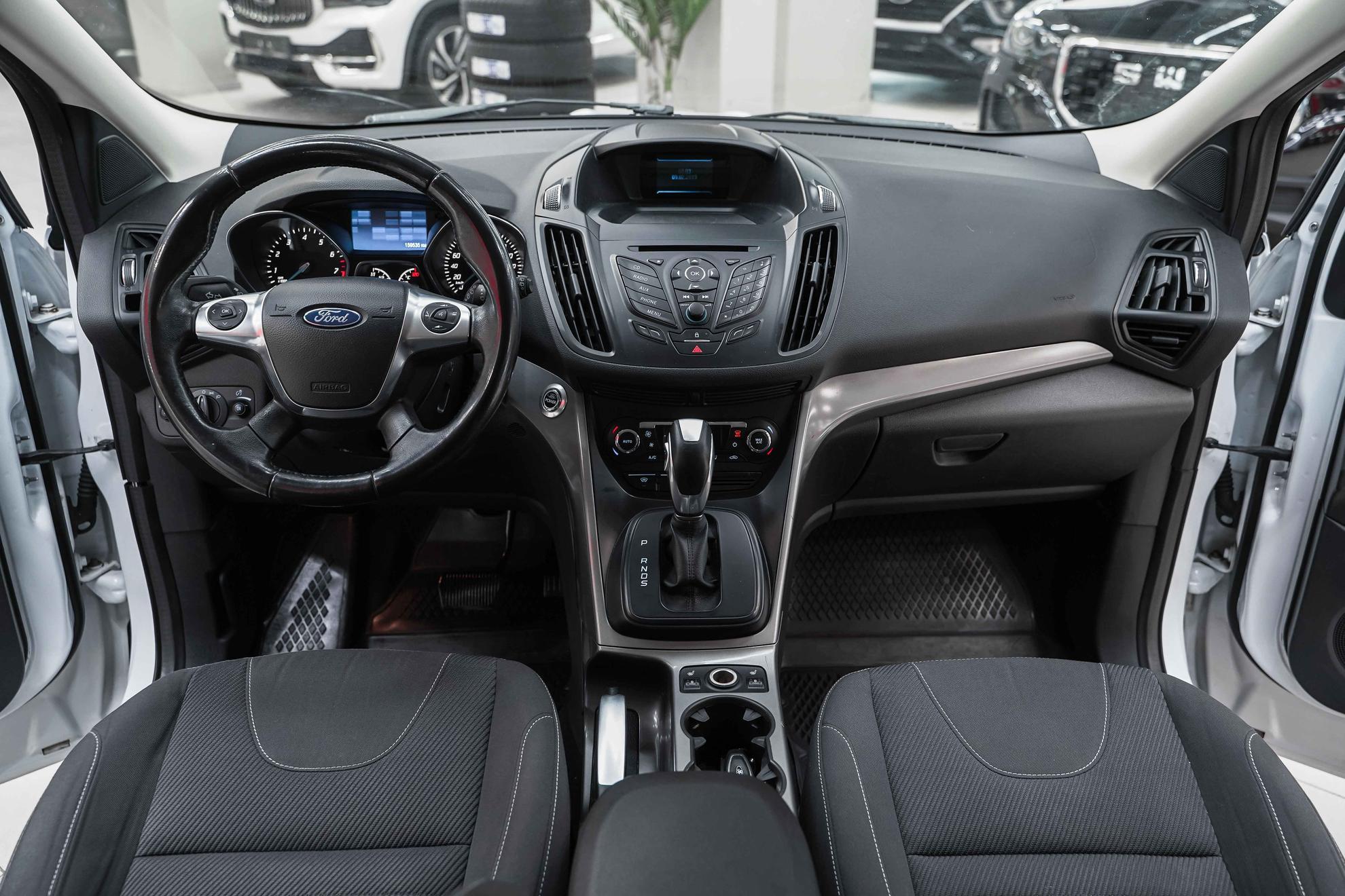 Ford Kuga 2013, белый, ДЦ Орехово