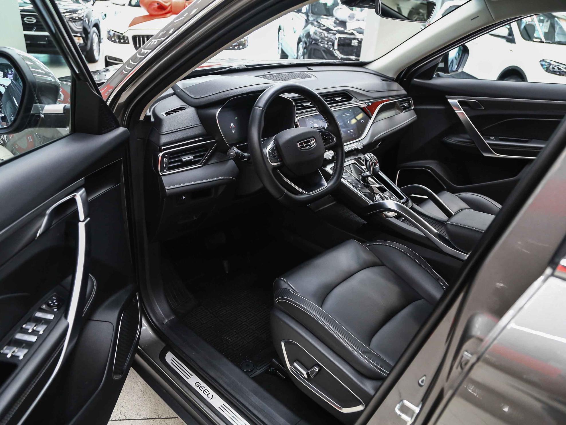 Geely Atlas Pro 2023, серый, ДЦ Орехово