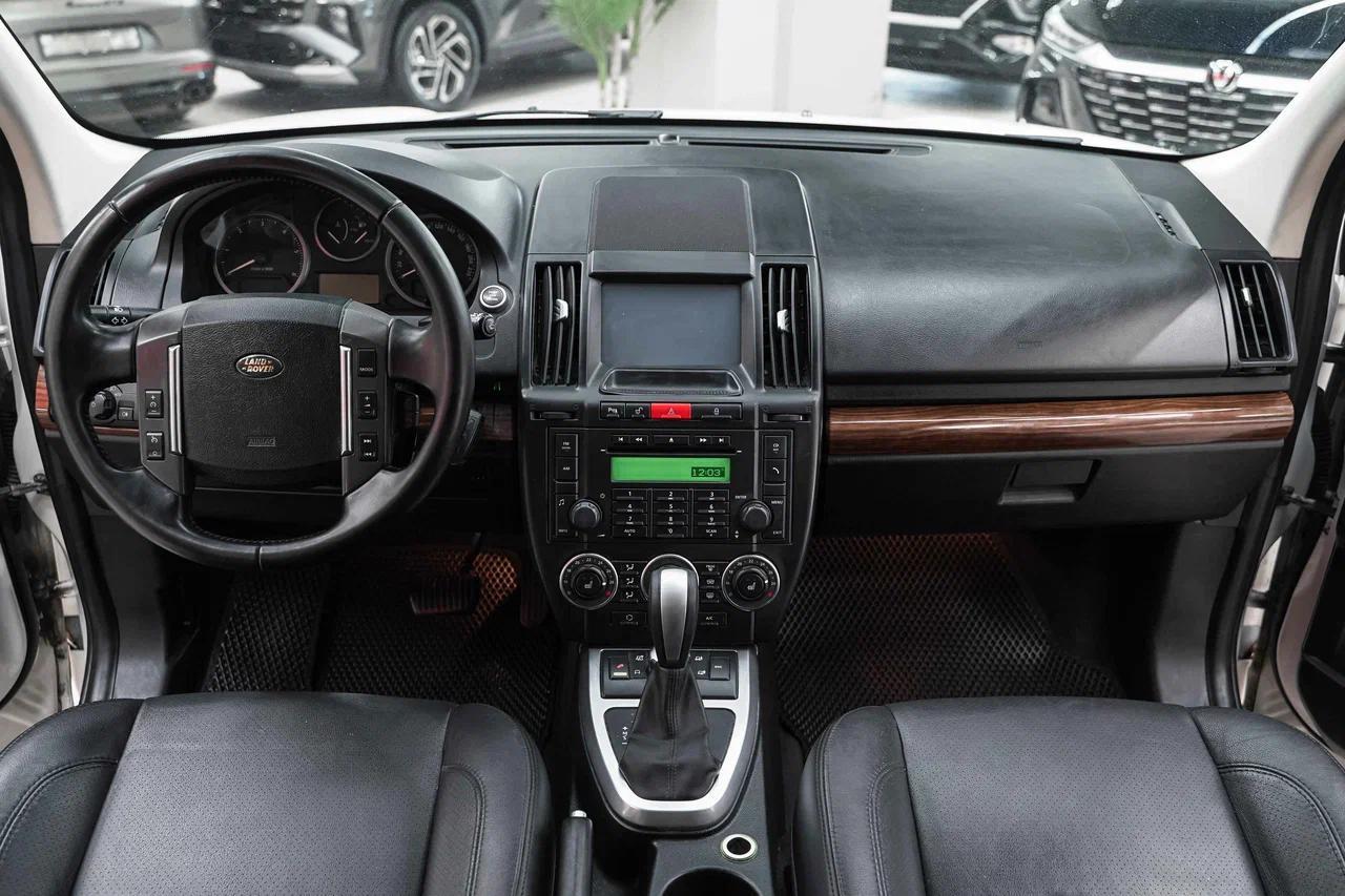 Land Rover Freelander 2010, белый, ДЦ Орехово