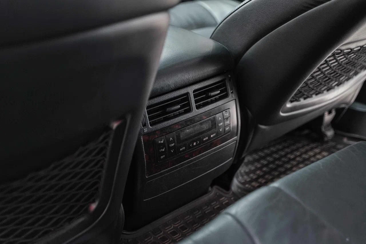 Toyota Land Cruiser 2011, серебряный, ДЦ Орехово
