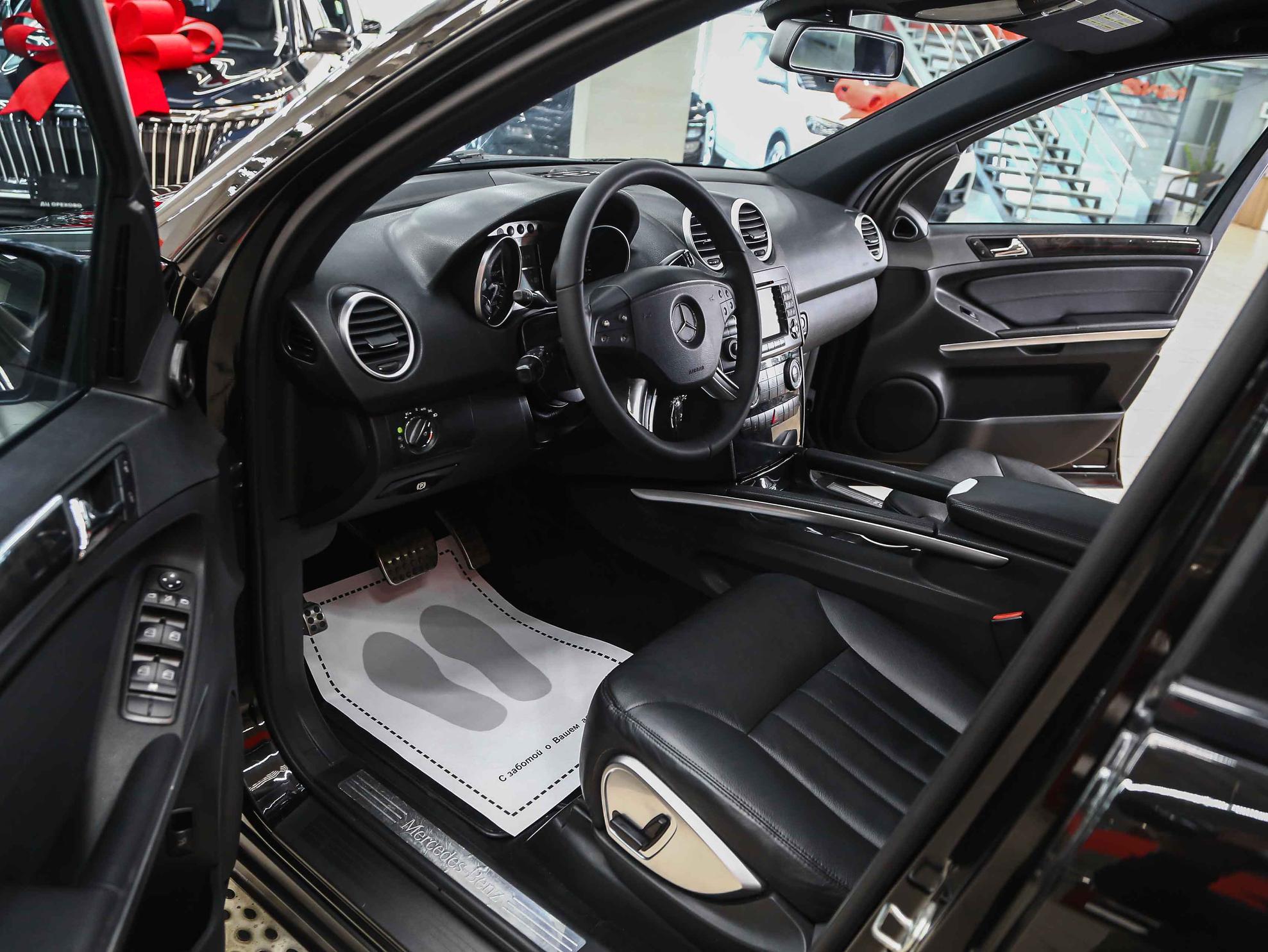 Mercedes-Benz M-Класс 2008, черный, ДЦ Орехово