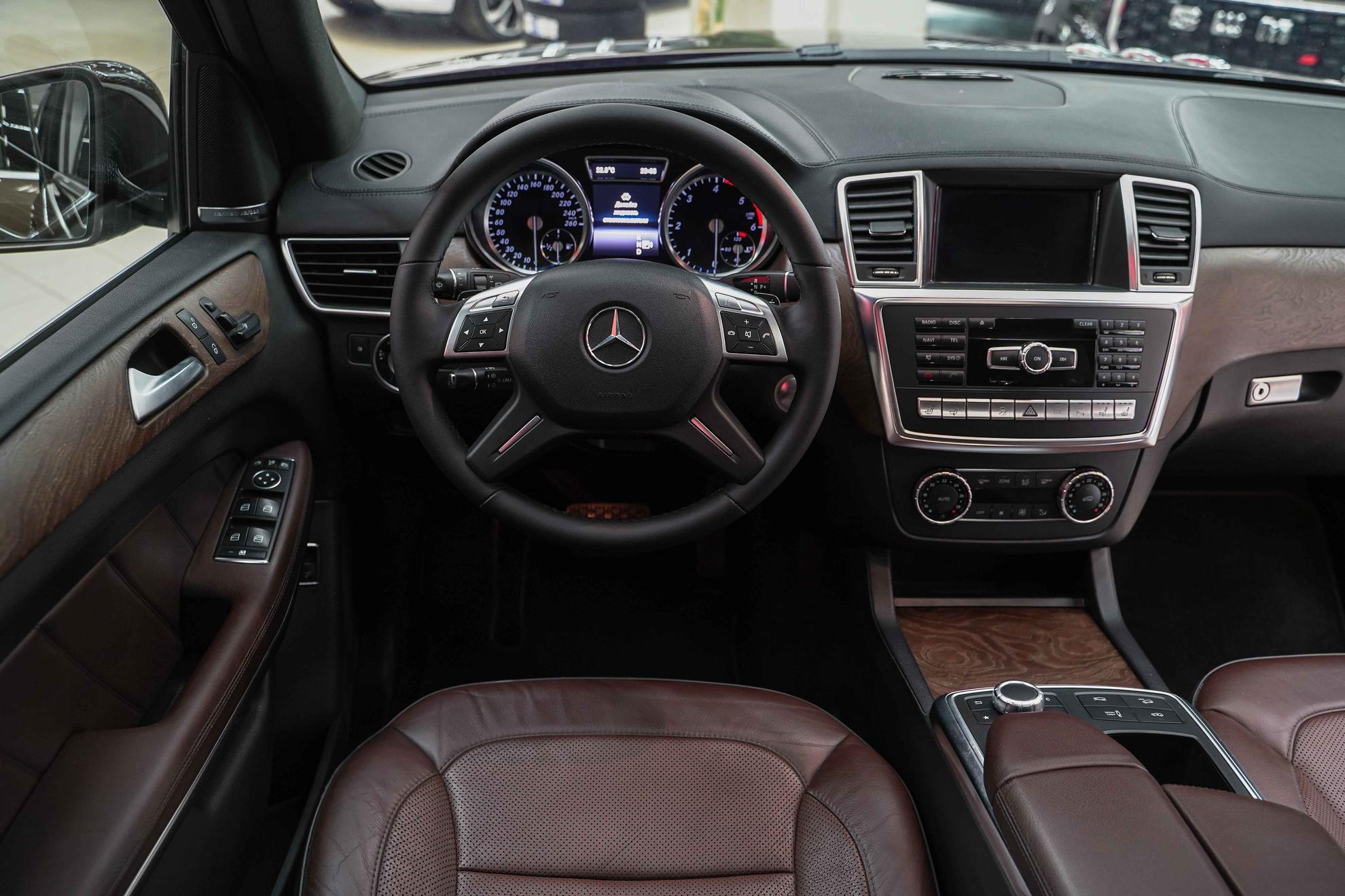Mercedes-Benz GL-Класс 2013, коричневый, ДЦ Орехово