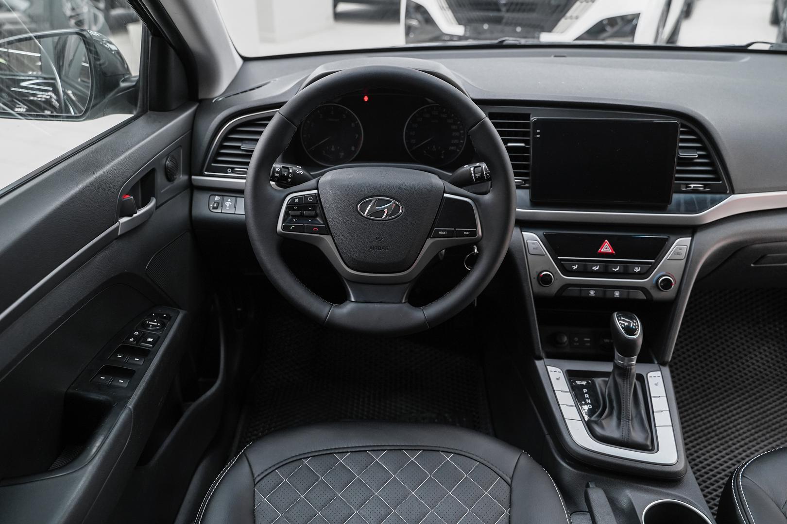Hyundai Elantra 2018, черный, ДЦ Орехово
