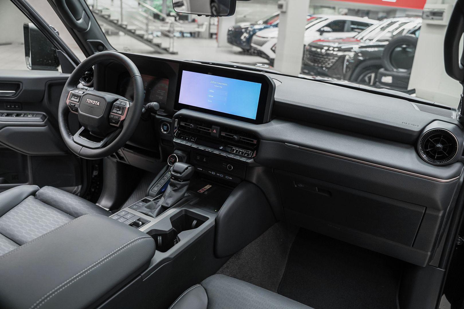 Toyota Land Cruiser Prado 2025, черный, ДЦ Орехово