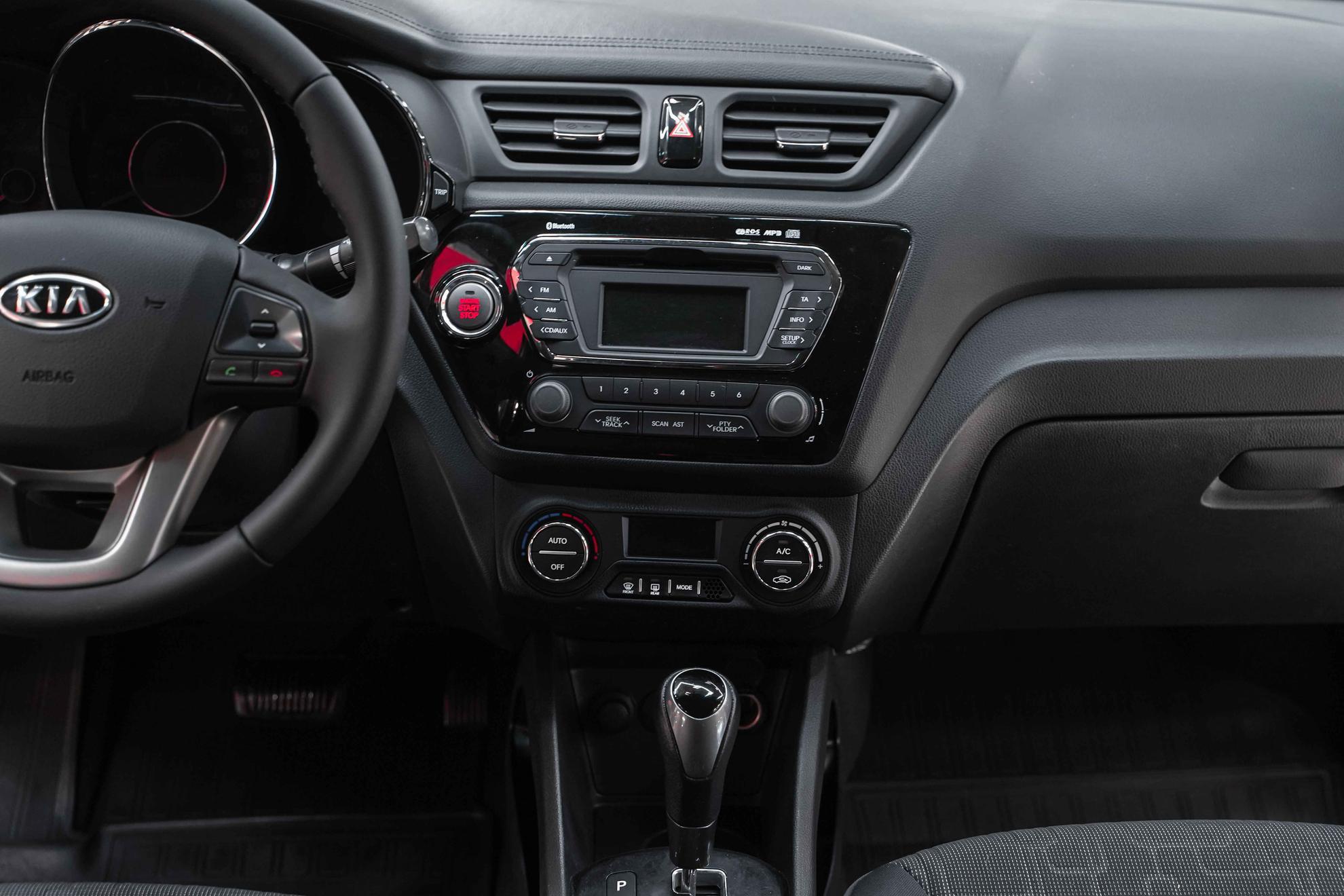 Kia Rio 2012, бежевый, ДЦ Орехово