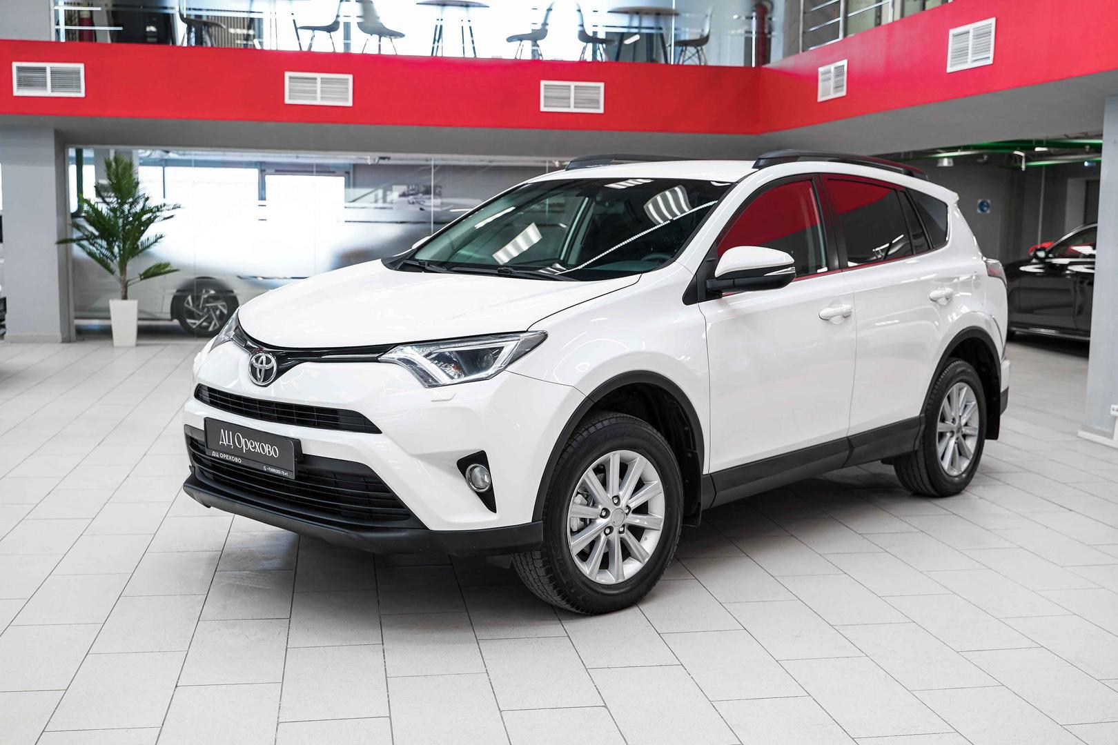 Toyota RAV4 2017, белый, ДЦ Орехово