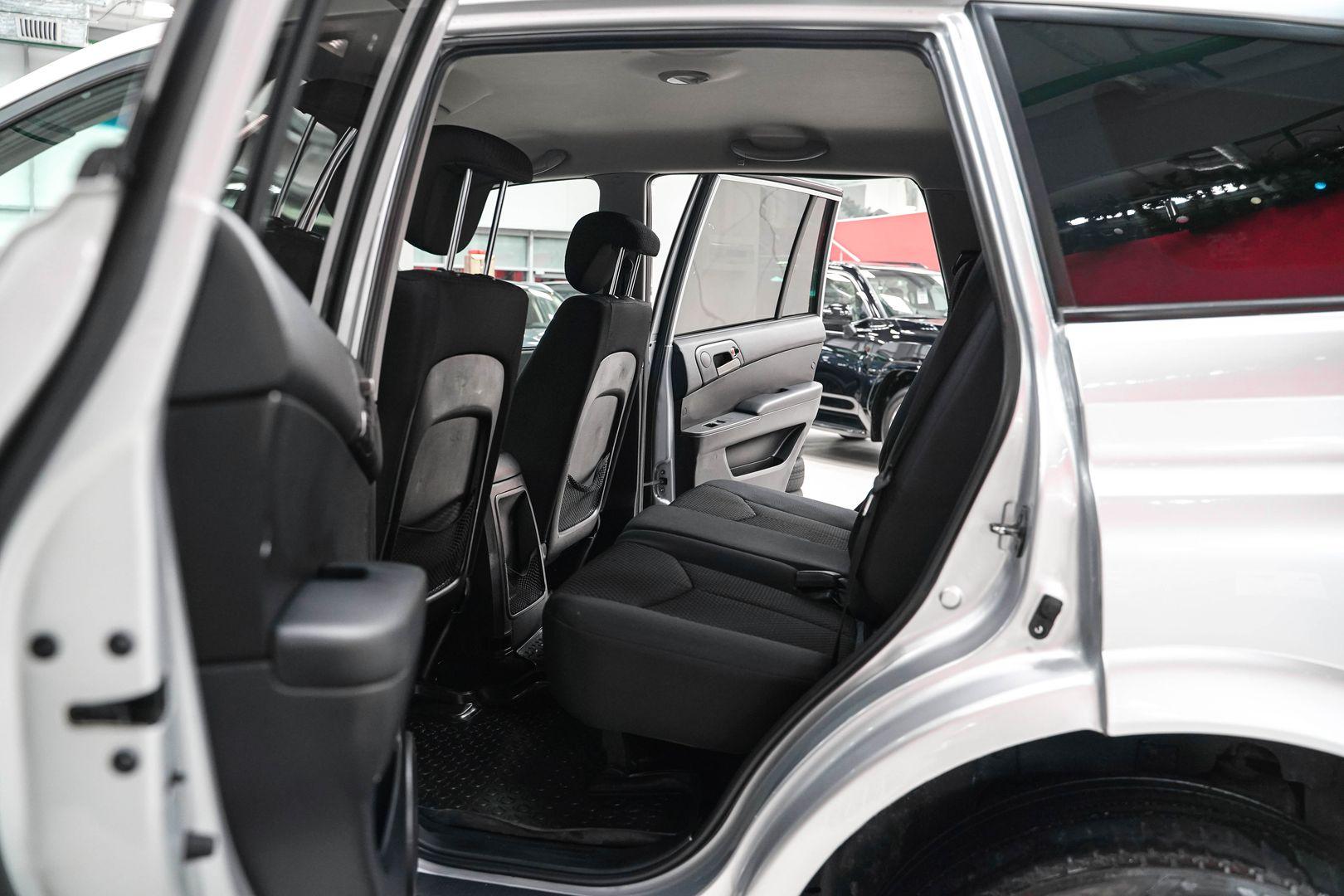 SsangYong Kyron 2013, серебряный, ДЦ Орехово