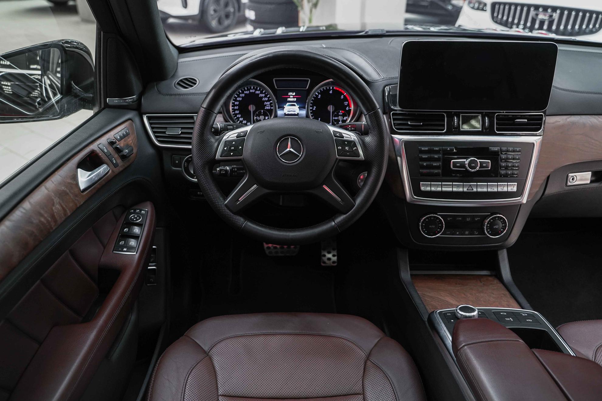 Mercedes-Benz GL-Класс 2015, черный, ДЦ Орехово