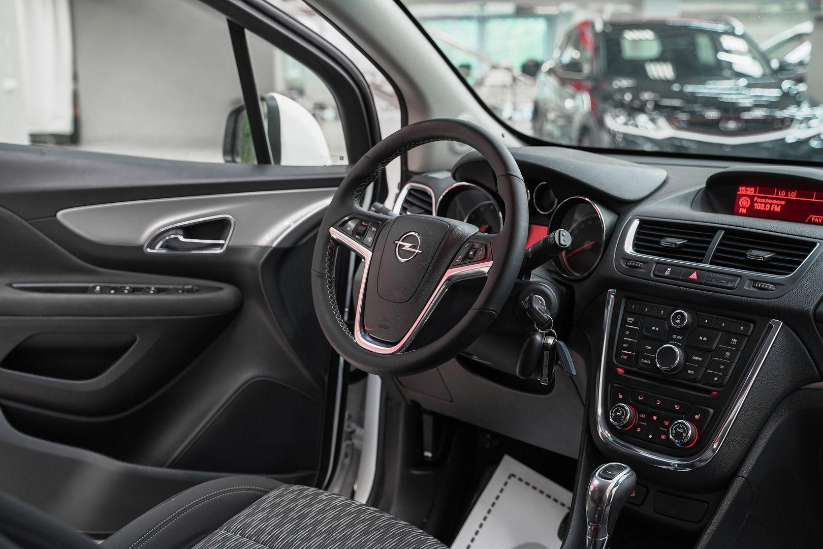 Opel Mokka 2013, белый, ДЦ Орехово