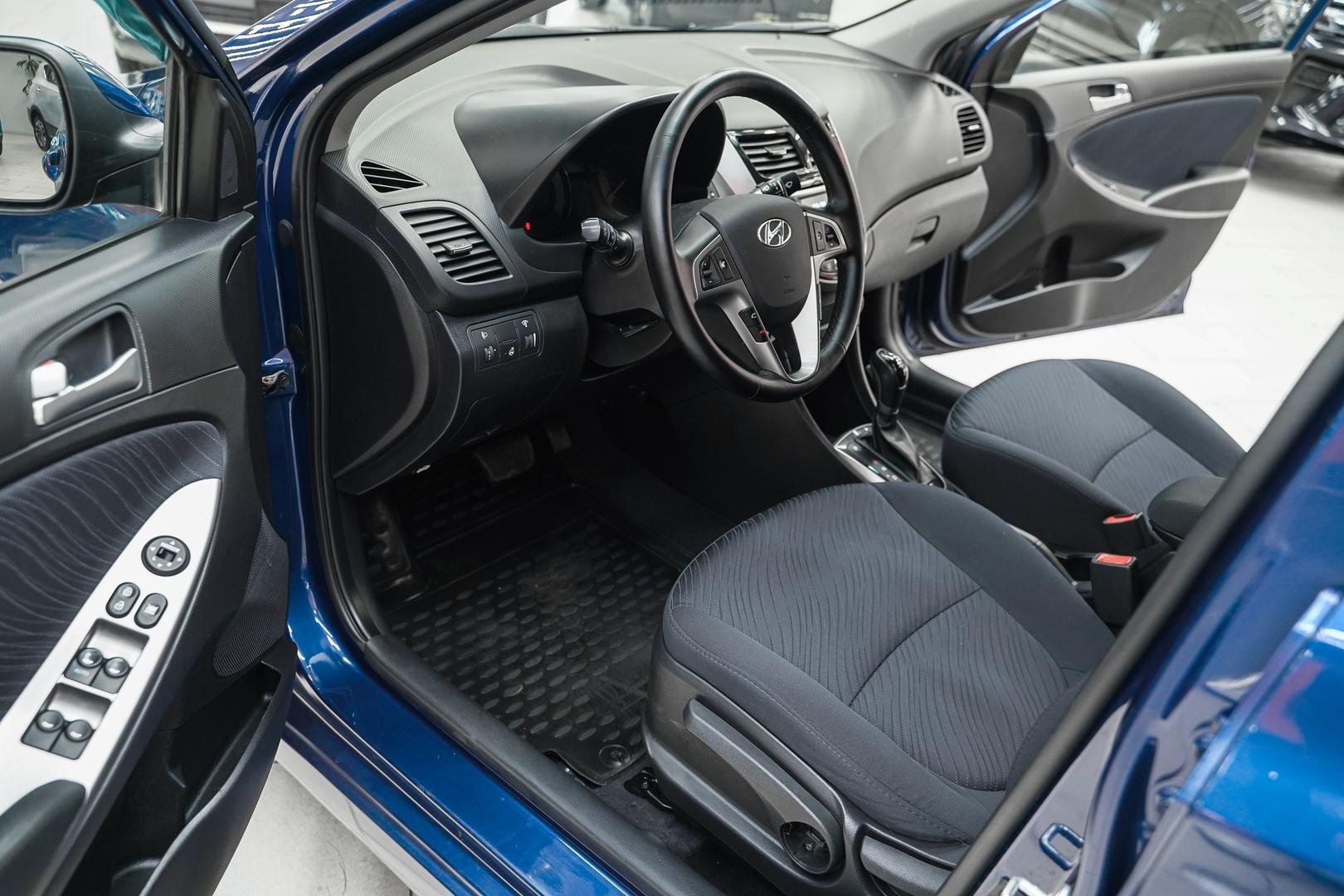 Hyundai Solaris 2016, синий, ДЦ Орехово