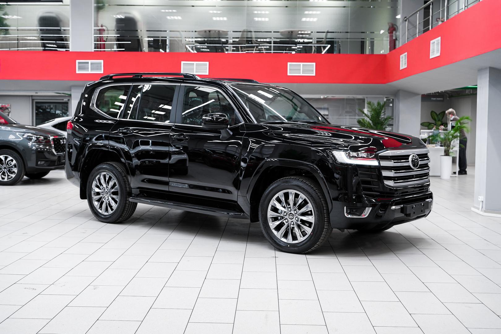 Toyota Land Cruiser 2025, черный, ДЦ Орехово