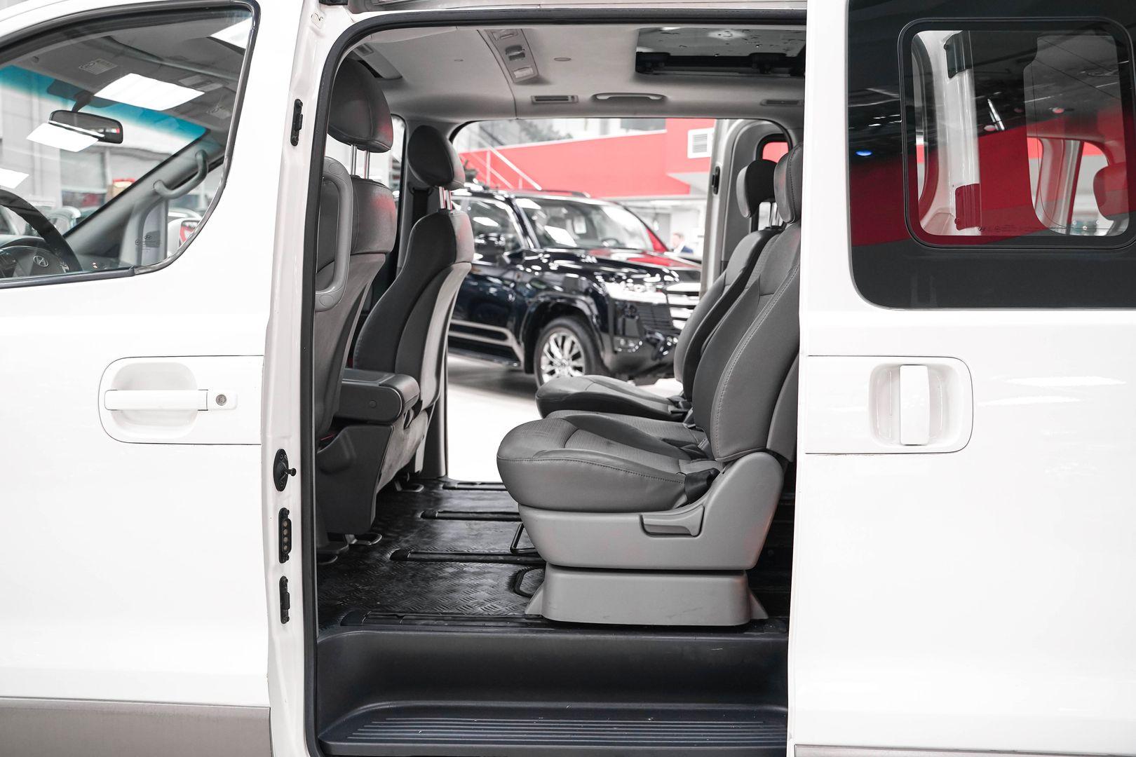 Hyundai Grand Starex 2010, белый, ДЦ Орехово