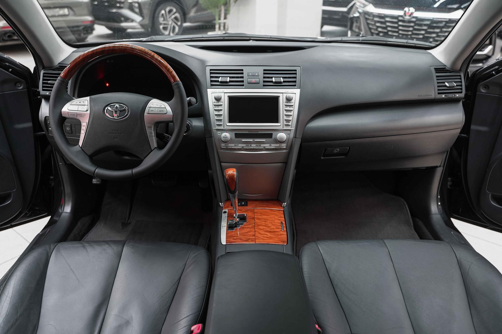 Toyota Camry 2011, черный, ДЦ Орехово