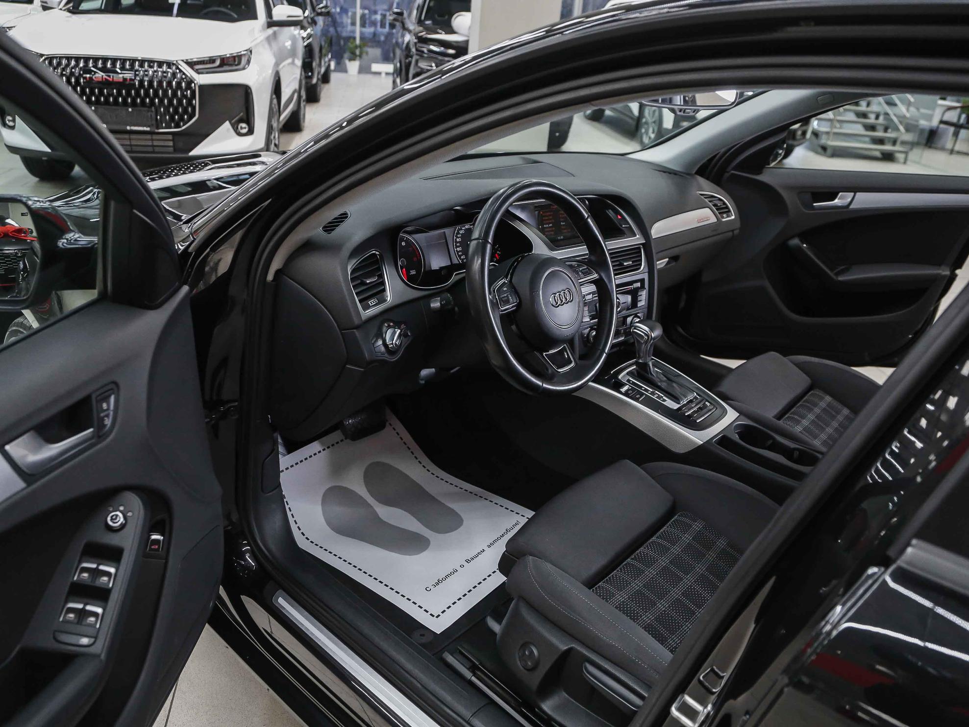 Audi A4 2013, черный, ДЦ Орехово