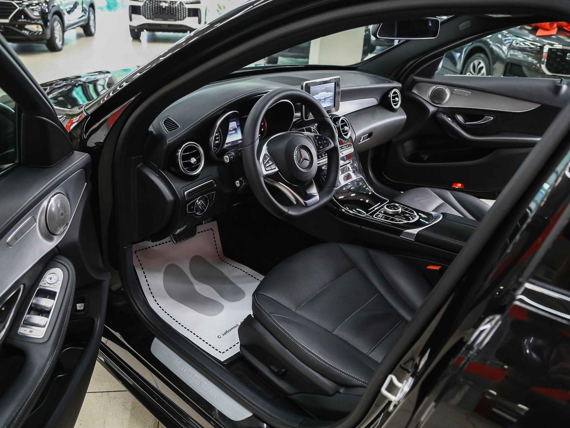 Mercedes-Benz C-Класс 2015, черный, ДЦ Орехово