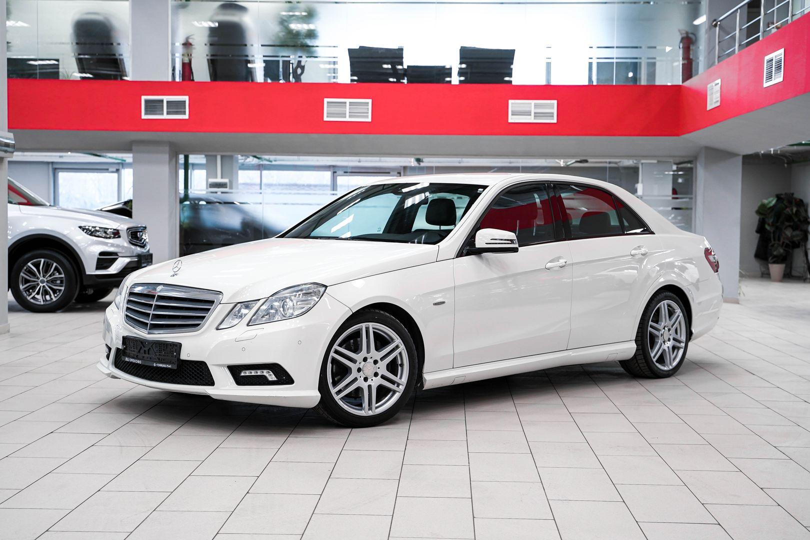 Mercedes-Benz E-Класс 2011, белый, ДЦ Орехово