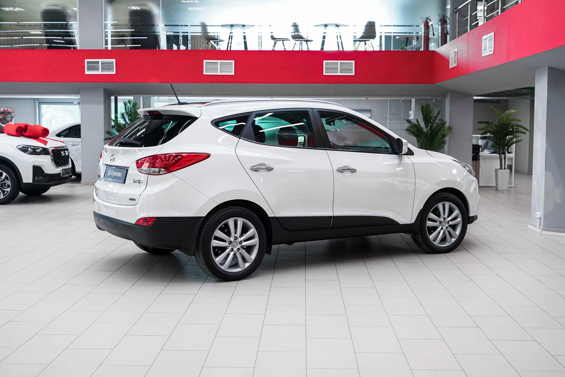 Hyundai ix35 2012, белый, ДЦ Орехово